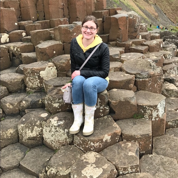 Meet your Posher, Christina - Picture 3 of 4